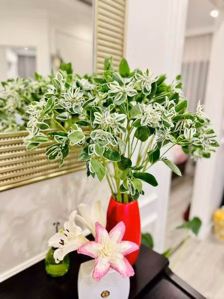 Tất cả đều do tự tay nữ BTV cắm, rất đẹp và tinh tế. Ảnh: FB Trần Minh Trang