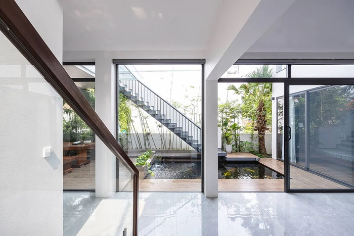 Mọi góc nhìn đều được bố trí ra khoảng sân trong. Nguồn ảnh: Triệu Chiến