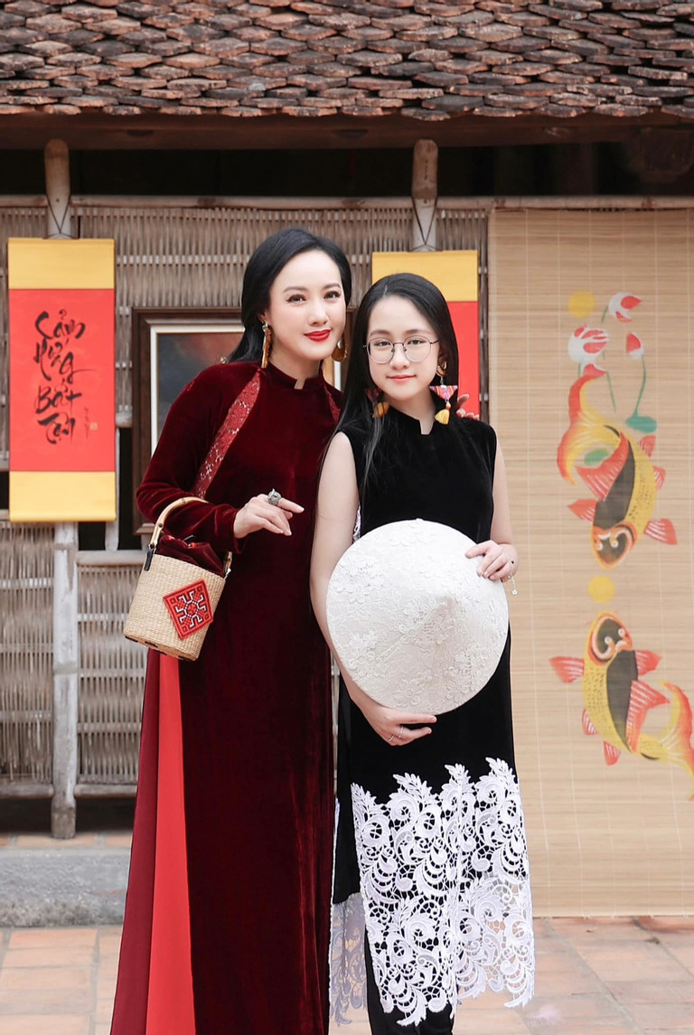 Hoài Anh không chỉ được yêu mến vì có sự nghiệp thành công, nữ BTV còn được ngưỡng mộ vì có một gia đình hạnh phúc bên chồng và con gái.