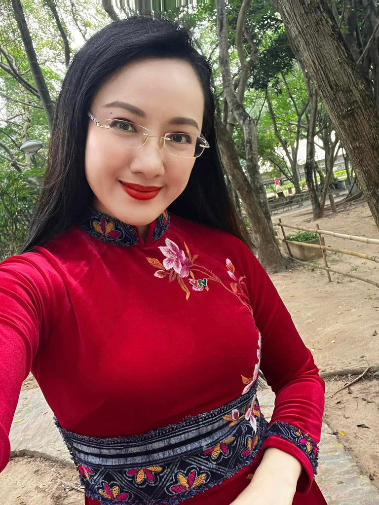  BTV Hoài Anh là gương mặt quen thuộc của VTV. Cô nhiều năm được yêu mến ở cương vị BTV dẫn bản tin Thời sự 19h trước khi chuyển sang Ban Văn nghệ của VTV.