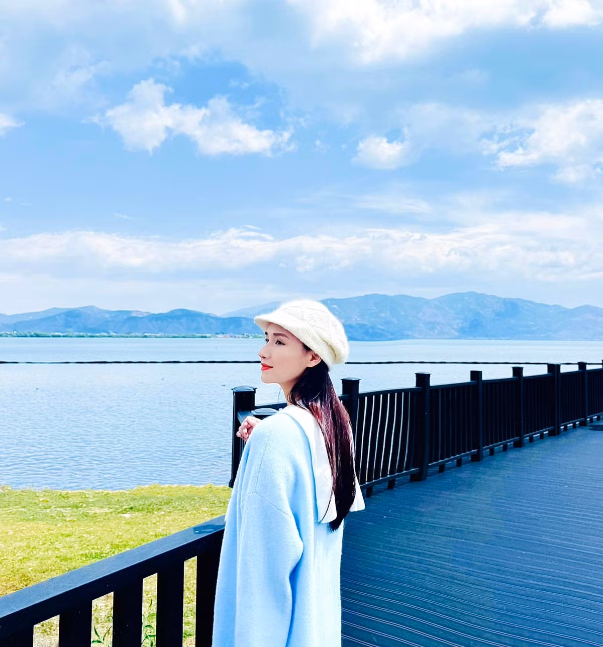 Không chỉ thành công trong nghệ thuật, Lã Thanh Huyền còn là một doanh nhân mát tay và được mệnh danh là một trong những đại gia của Vbiz.