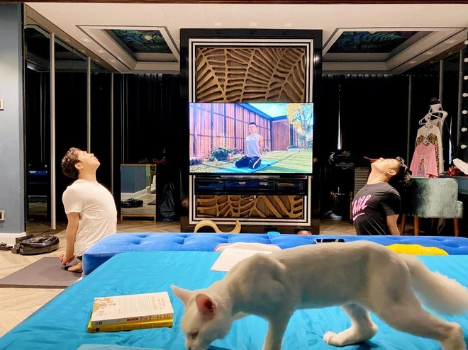 Không gian phòng khách rộng rãi. Ảnh: FBNV