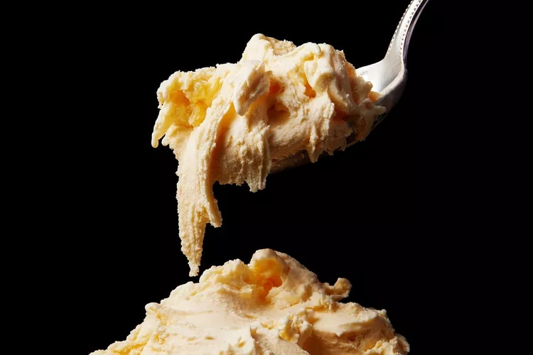 Món kem là sản phẩm của nhà sản xuât kem Nhật Bản Cellato. Trên trang web của mình, thương hiệu kem Cellato đặt "Đêm trắng" là gelato, nhằm gợi ý về nguồn gốc Italy của nó. Ảnh: Foodandwine