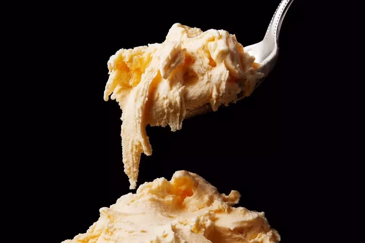 Món kem là sản phẩm của nhà sản xuât kem Nhật Bản Cellato. Trên trang web của mình, thương hiệu kem Cellato đặt "Đêm trắng" là gelato, nhằm gợi ý về nguồn gốc Italy của nó. Ảnh: Foodandwine