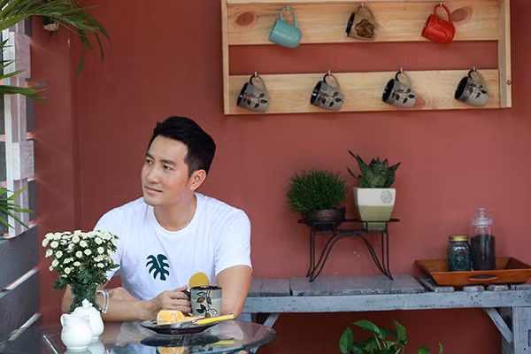 Khu vườn tràn ngập cây xanh do khán giả tặng và được Phi Hùng trồng suốt nhiều năm qua. Ảnh: Vietnamnet