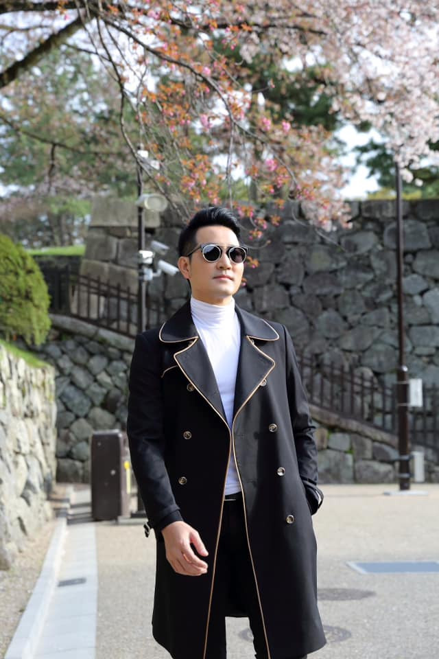 Không chỉ đa tài trong nghệ thuật, Nguyến Phi Hùng còn thành lập công ty, kinh doanh bất động sản, thức ăn dinh dưỡng. Ảnh; FBNV