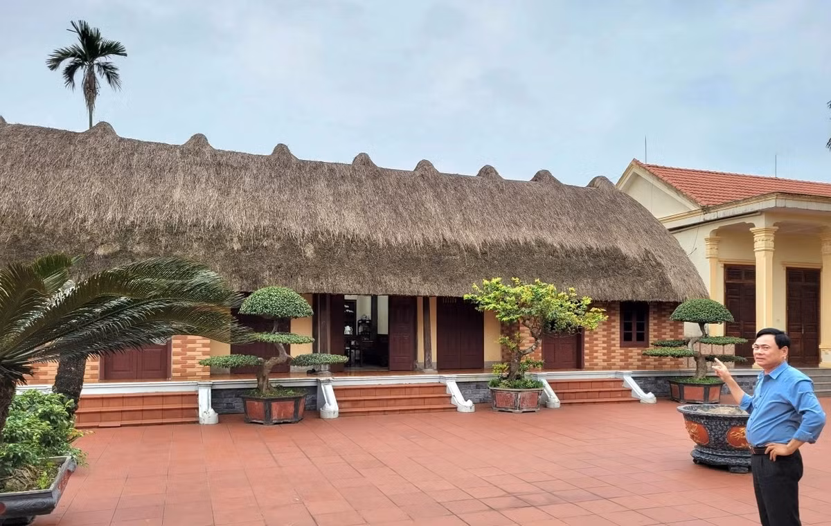 Trước kia, xã Lai Thành (huyện Kim Sơn, Ninh Bình) có nhiều gia đình làm nhà mái bổi (mái cói), nhưng hiện còn rất ít. Trong đó ngôi nhà của gia đình ông Vũ Văn Phi ở xóm 7A. Ảnh: Dân Việt