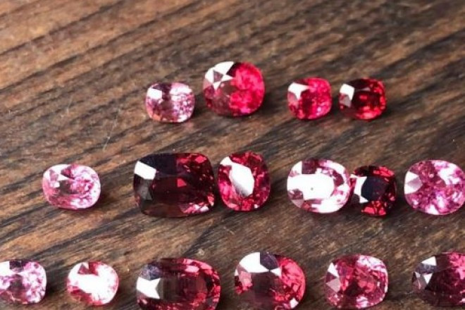 Đá Ruby Lục Yên có màu sắc từ đỏ đến màu đỏ huyết bồ câu. Ảnh: Mia