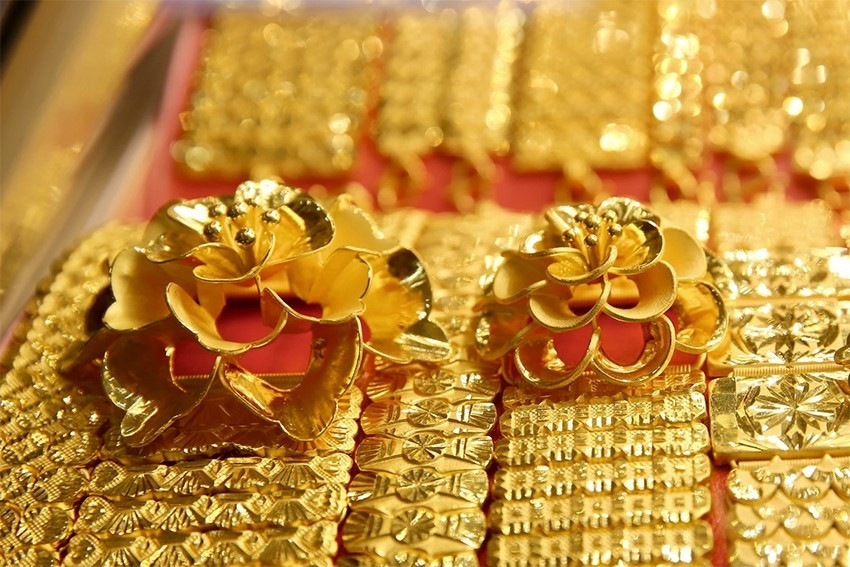 Gia vang hom nay 13/6: SJC “dung im“?