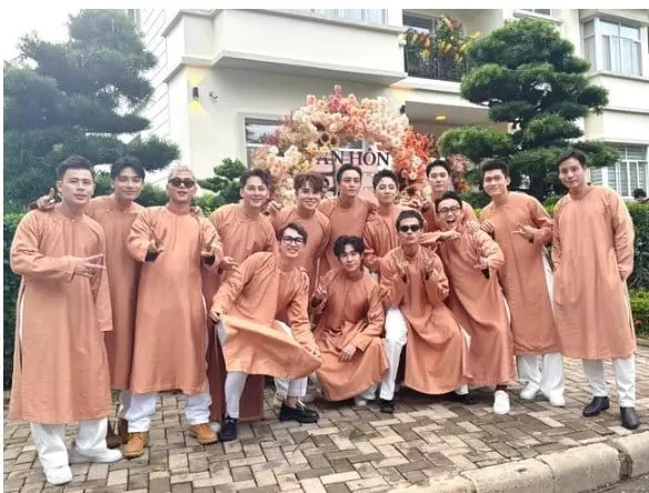 Nhiều người không khỏi trầm trồ trước sự giàu có của gia đình chú rể. Ảnh: Vietnamnet