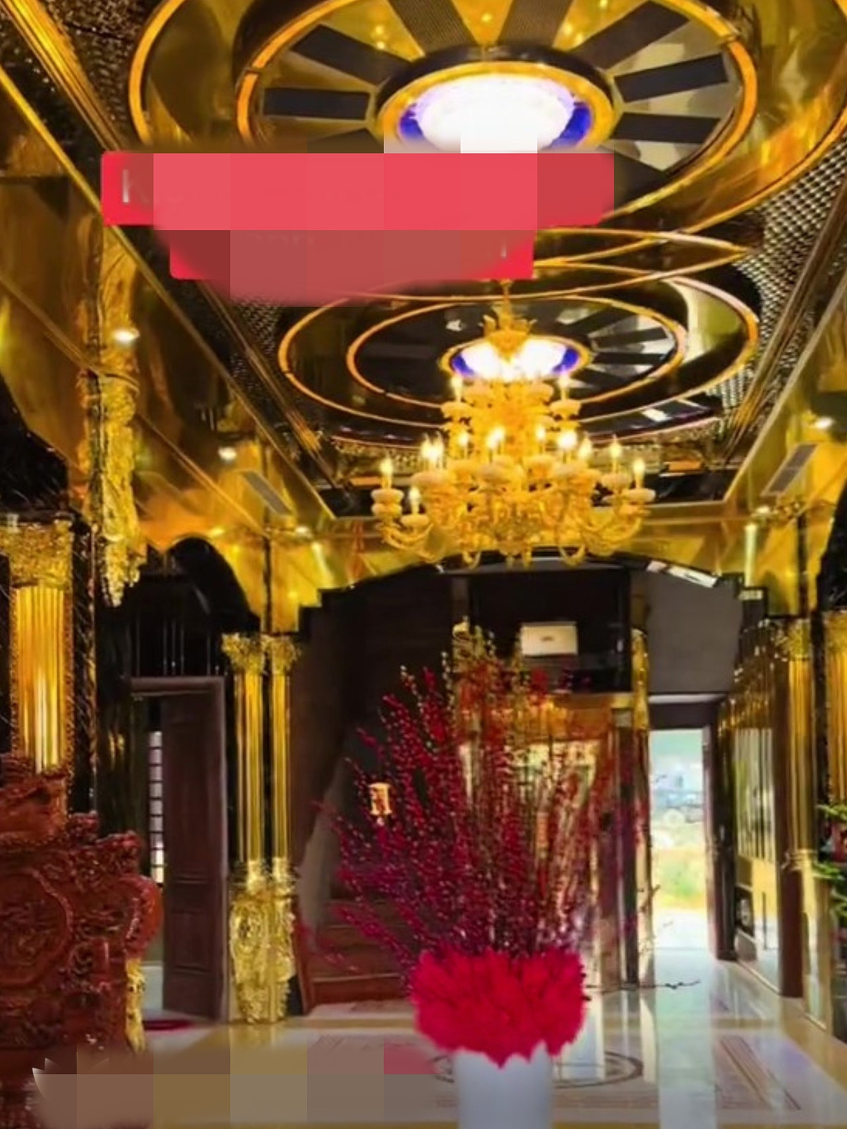 Gia chủ ước tính chừng chi phí xây dựng tòa lâu đài khoảng 100 tỷ đồng.