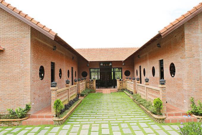 Biệt phủ của Hoàng Mập được xây dựng trong nhiều năm, đến giữa tháng 8/2017 mới chính thức đưa vào sử dụng. Ảnh: Vietnamnet