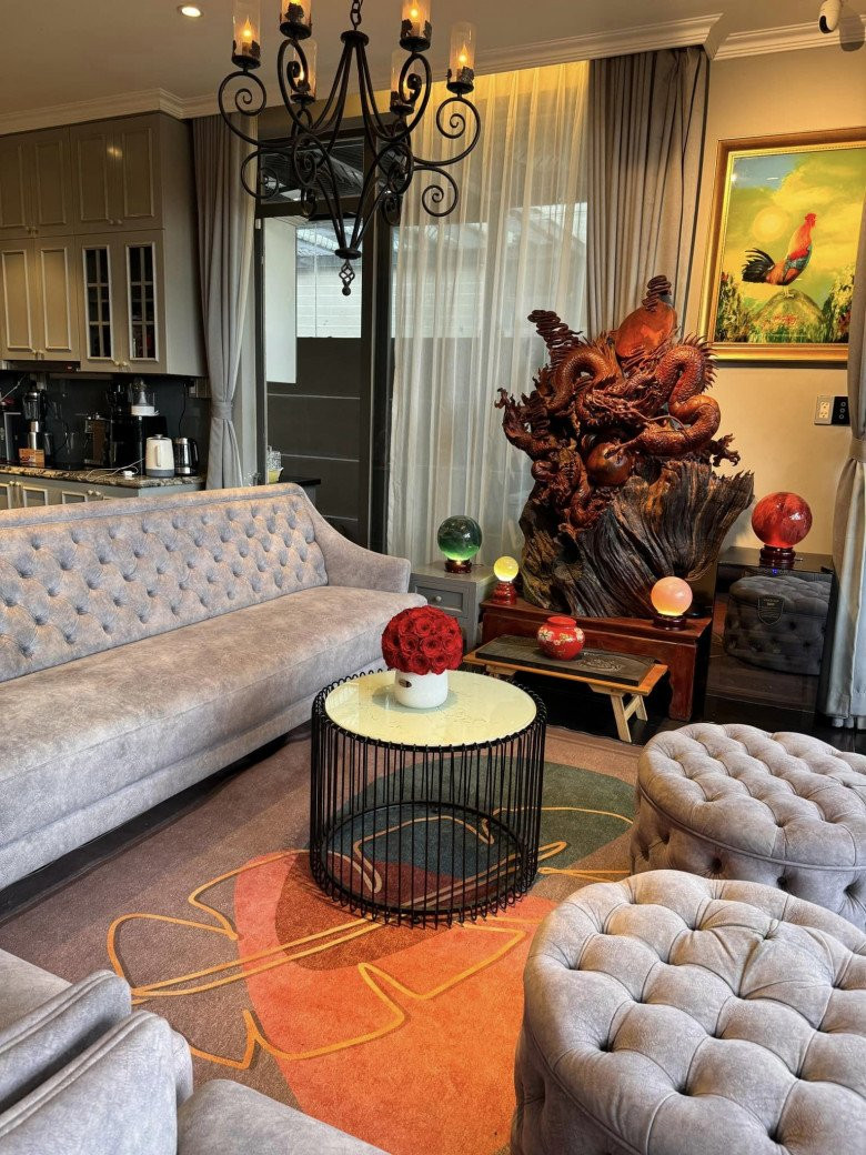 Góc nào trong nhà cũng được nam ca sĩ trang trí tỉ mỉ theo sở thích của riêng mình.