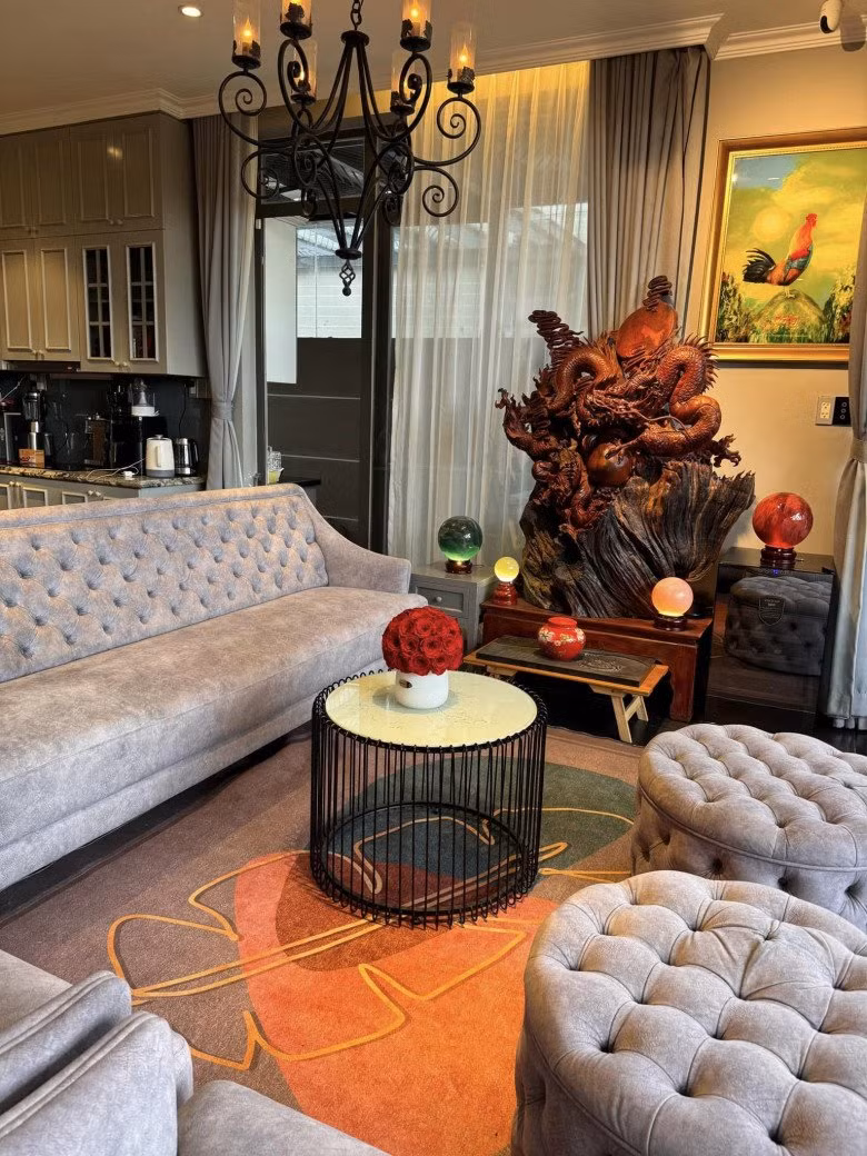 Góc nào trong nhà cũng được nam ca sĩ trang trí tỉ mỉ theo sở thích của riêng mình.