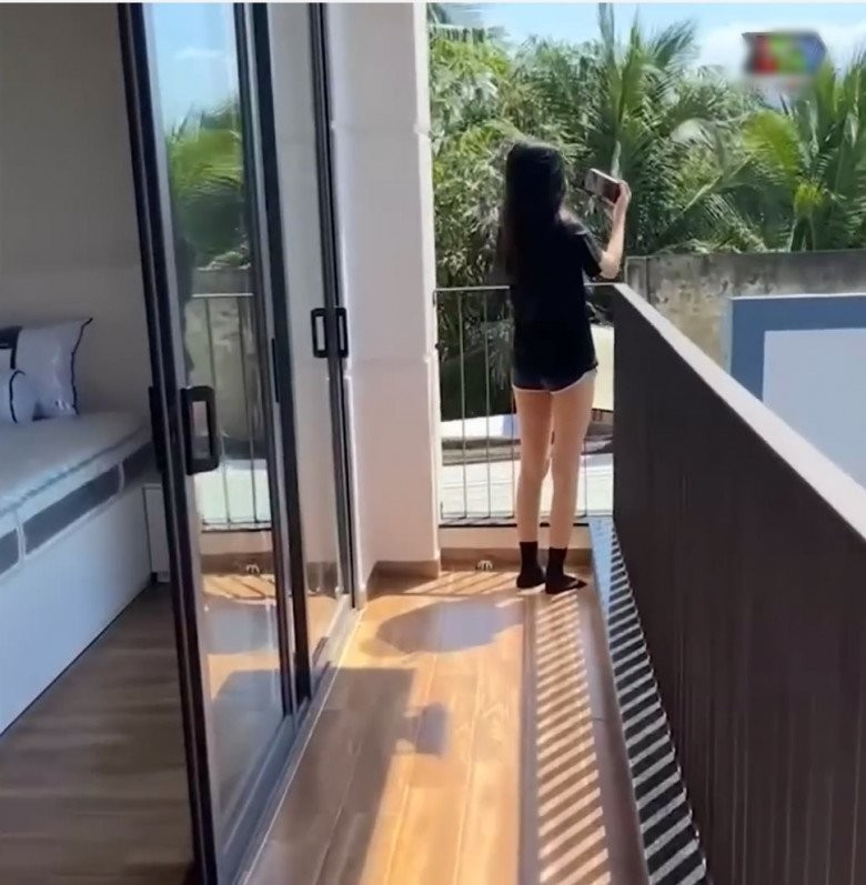 MC Quyền Linh cũng thiết kế phòng ngủ riêng dành cho gia đình để tiện nghỉ ngơi mỗi lần về thăm quê.