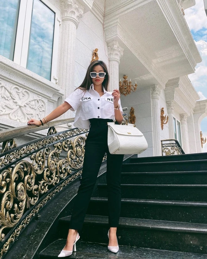 Ở bất cứ góc nào trong nhà cũng có ảnh đẹp. Ảnh: FB Tien Nguyên