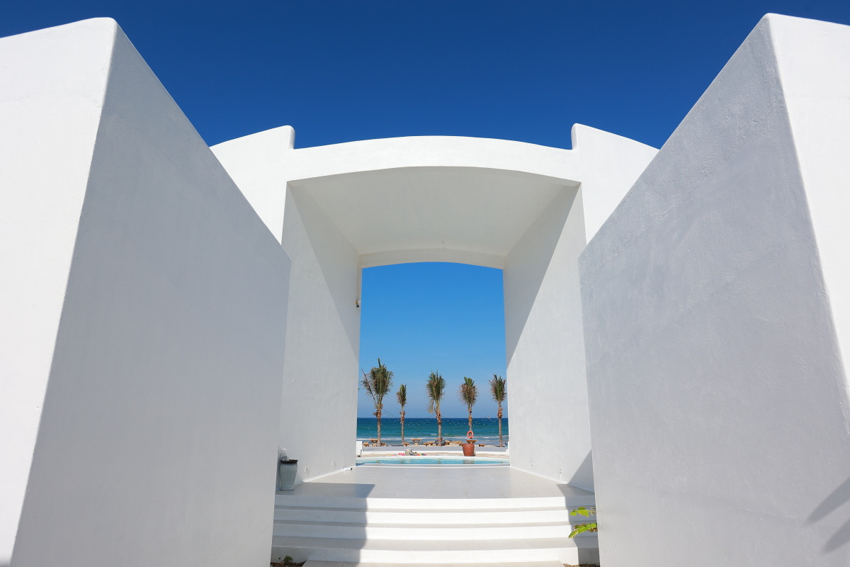 Đại gia Đức An cho biết, tòa nhà ra đời từ sự kết hợp ý tưởng: Tái hiện vẻ đẹp cổ điển trong kiến trúc Địa Trung Hải và hình ảnh cầu vồng - theo hình dung từ con gái anh.