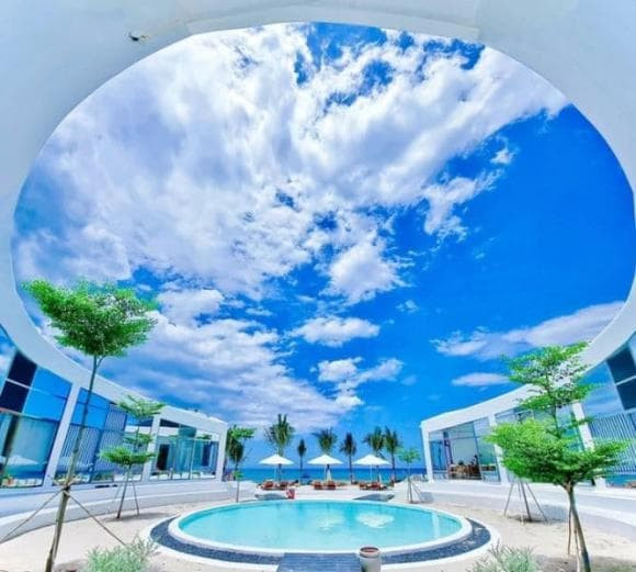 Khu nghỉ dưỡng của vợ chồng Phan Như Thảo - đại gia Đức An mang phong cách Địa Trung Hải.