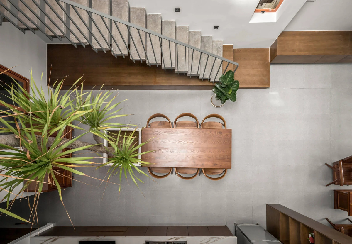 Nhờ đó, không gian nhà mới gần gũi và thân thuộc hơn.