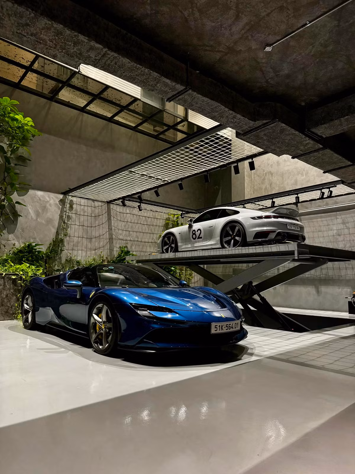 Gara có thể chứa được hơn 6 chiếc siêu xe.