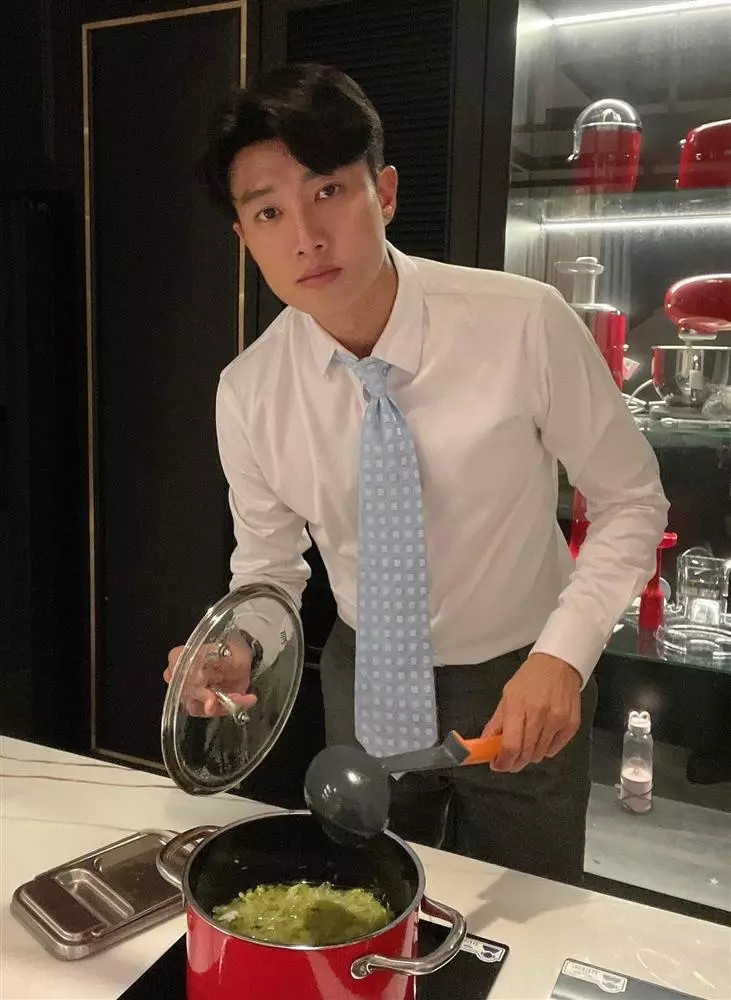 Nhà bếp hiện đại và tiện nghi.