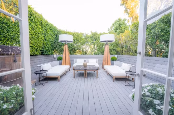 Ngoài ra, dinh thự còn có một spa riêng biệt với phòng xông hơi, phòng mát xa và tiệm làm đẹp. Ảnh: DM