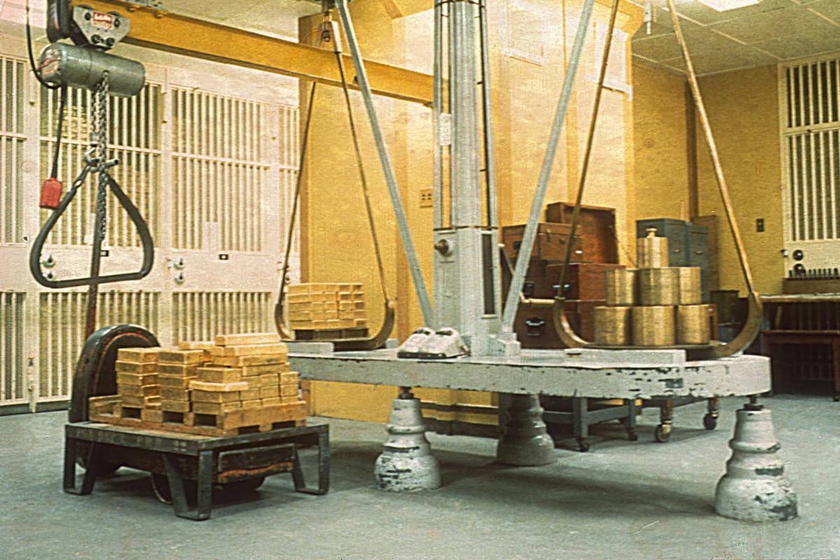 Tính đến năm 2019, kho chứa khoảng 497.000 thỏi vàng, với tổng trọng lượng khoảng 6.190 tấn.