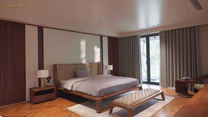 Trên tầng 4 có 2 phòng ngủ dành cho các con, đều rất rộng.