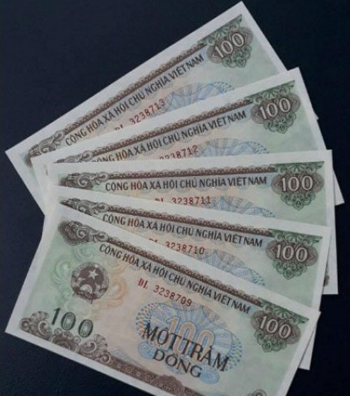 Trên thực tế, tờ 100 đồng hiện không còn được sử dụng trong giao thương nhưng vẫn là ký ức quen thuộc với nhiều người dân Việt Nam. Ảnh: Muabantien