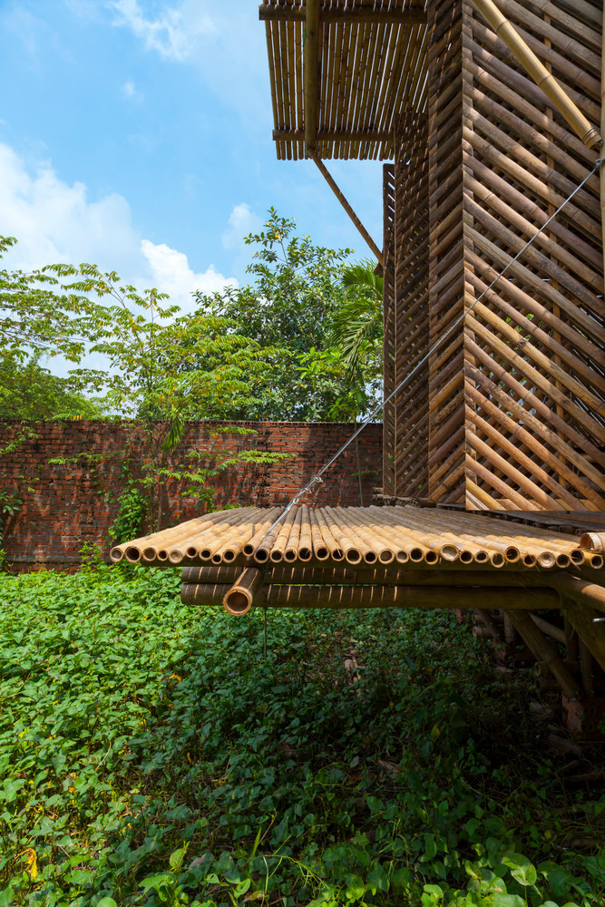 Căn nhà được làm từ tre, vật liệu có sẵn và hợp với khí hậu Việt Nam. Ảnh: Đoàn Thanh Hà