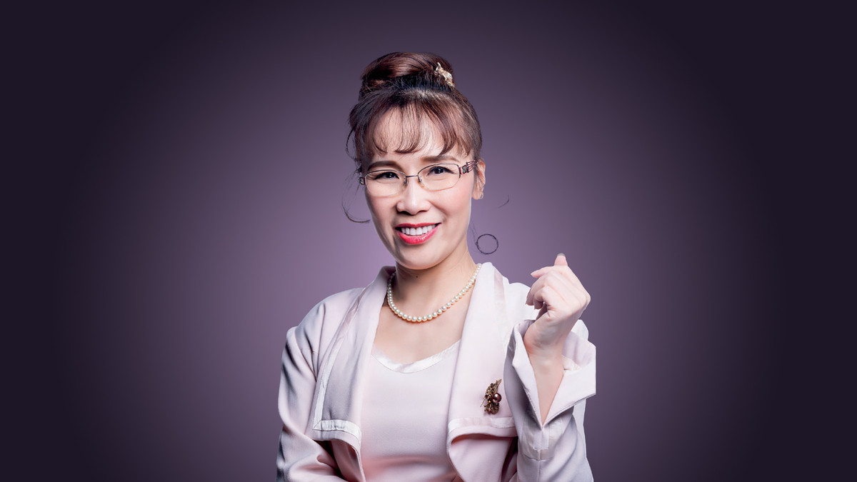 Nữ tỷ phú Nguyễn Thị Phương Thảo đi du học tại Nga năm 17 tuổi. Bà tốt nghiệp cử nhân Kinh tế chuyên ngành Tài chính tín dụng tại Học viện thương mại Matxcova. Ảnh: Forbes