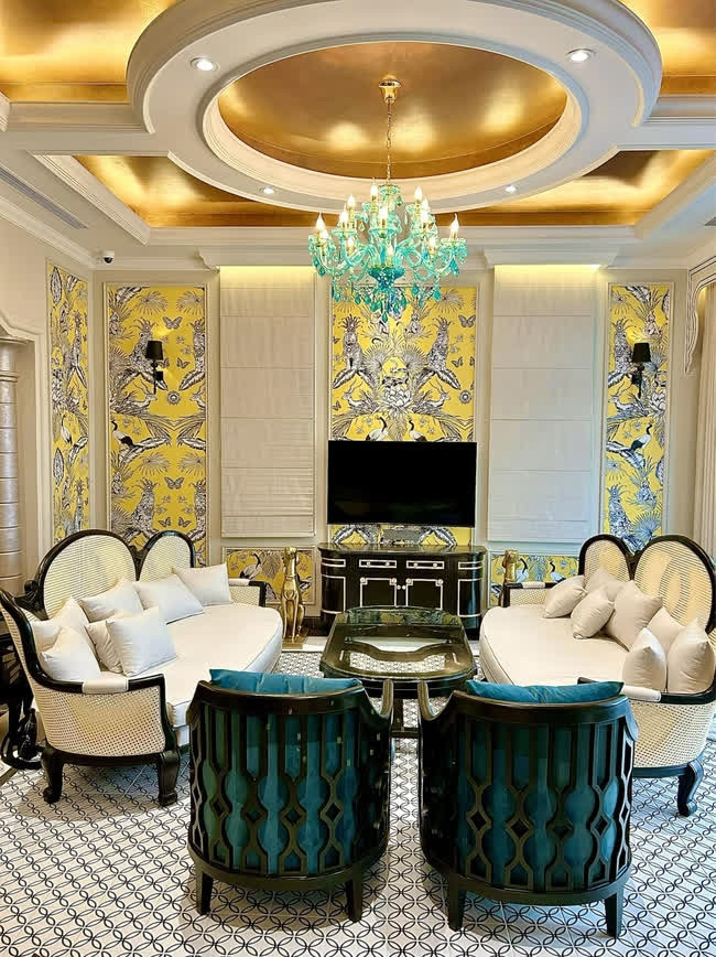 Biệt thự tọa lạc tại quận 7 (TP HCM), gồm 3 tầng, có diện tích đất lên tới 450m2. Ảnh: FB Đoàn Di Băng