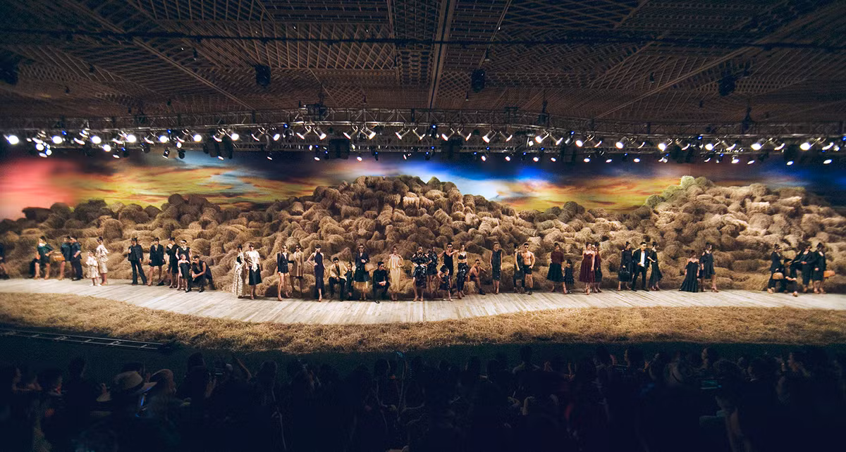 Do Manh Cuong phai thue doi cuu hoa bao ve san khau-Hinh-2