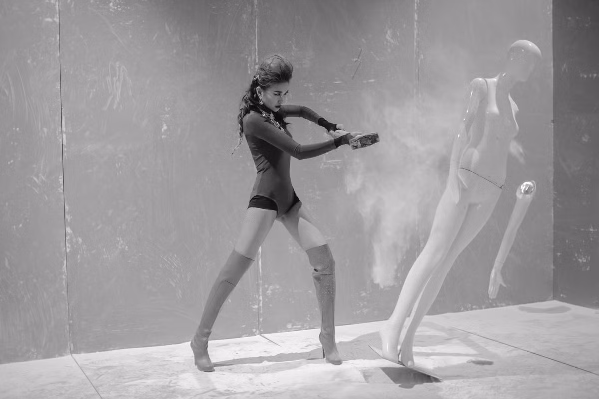 Thanh Hang dung bua ta dap vo ma no canh