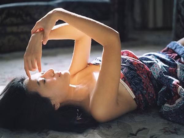 Phu nu niu keo dan ong la tu ha thap ban than minh