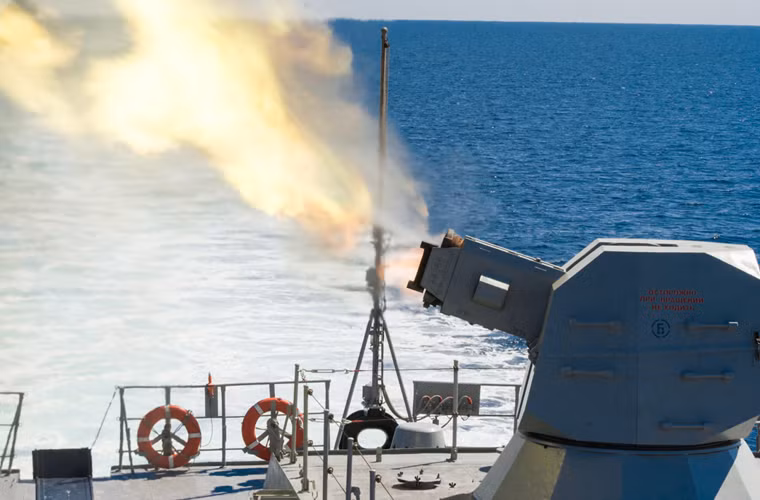 "Hỏa thần" AK-630M1-2 có thể phun 10.000 phát/phút với tầm bắn xa đến 4km.