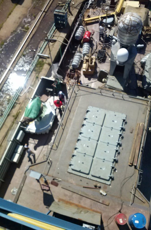 Các đạn tên lửa của tổ hợp Kalibr được đặt trong hệ thống phóng thẳng đứng UKSK hình hộp.