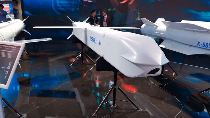 Lo ten lua hanh trinh moi cho sieu co Su T-50 Nga