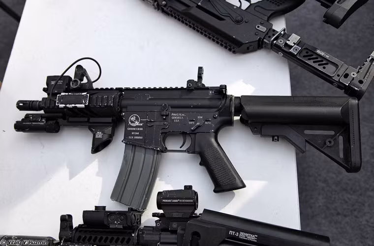 “Hàng độ” khẩu súng M4 Carbine từ Zenitto.