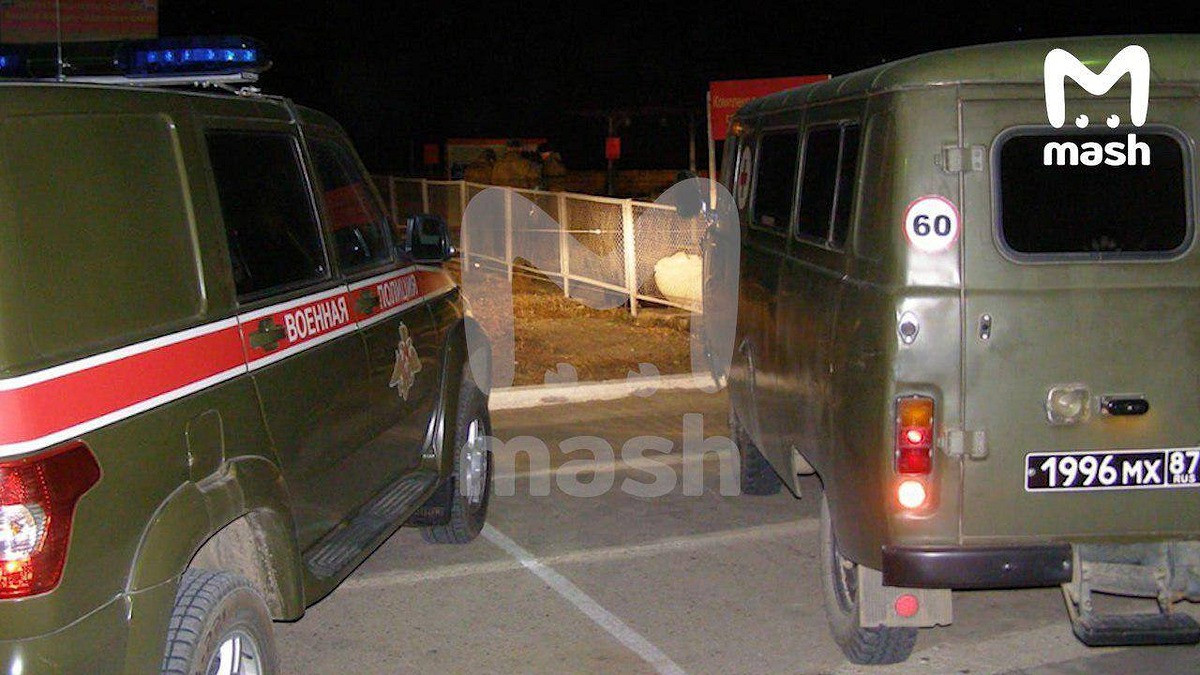 "Hành động của Ramil Shamsudinov có thể là kết quả của tình trạng bị suy nhược thần kinh do hoàn cảnh cá nhân, không liên quan đến nghĩa vụ quân sự của anh ta. Quân nhân này đã bị giam giữ", Bộ Quốc phòng Nga cho biết. Ảnh: Mash.