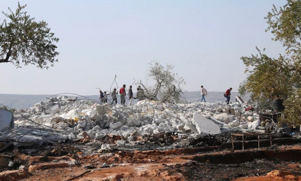 Các chuyên gia pháp y đã có mặt sau đó và mang theo những mẫu ADN của al-Baghdadi và các phương tiện để so sánh chúng với các mảnh thi thể tại hiện trường.