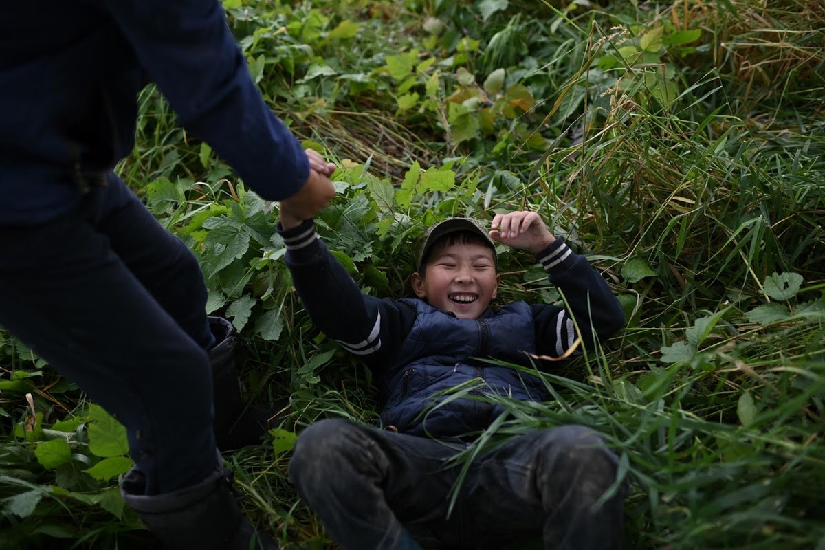 "Đứa con đầu của chúng tôi đang sống ở thành phố và chúng tôi cảm thấy vui vì điều đó", Dinar Izhmukhametov, 48 tuổi, chia sẻ.