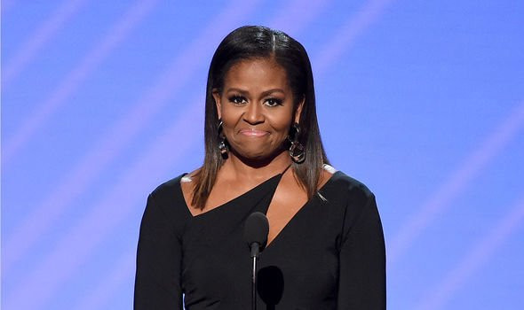 "Hôm nay, tôi rất vui mừng khi được thông báo rằng vào tháng 12 tới, tôi sẽ đến Việt Nam cùng người bạn là Jenna Bush Hager và một số khách mời đặc biệt nữa", bà Michelle nói. Ảnh: DE.