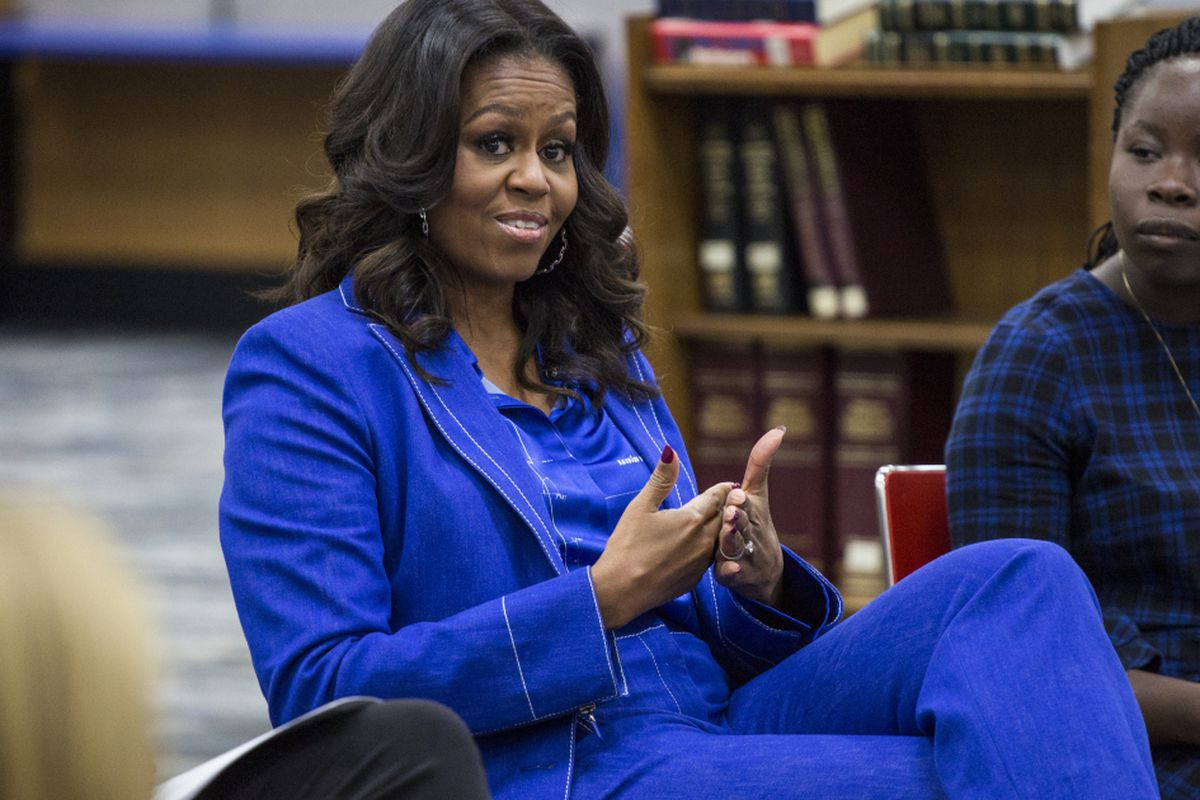 Bà Michelle luôn sát cánh bên chồng, ông Obama, trong chiến dịch vận động tranh cử Tổng thống Mỹ trong khoảng thời gian 2007-2008. Bà trở thành Đệ nhất phu nhân Mỹ sau khi ông Obama giành chiến thắng trong cuộc bầu cử tháng 11/2008. Ảnh: CST.