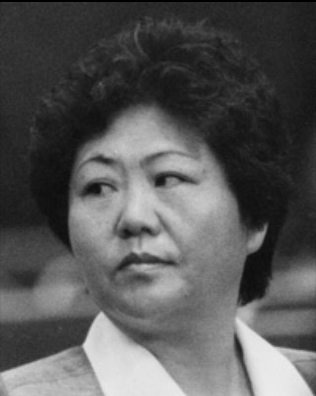 Du bị đưa ra xét xử. Tuy nhiên, trong phiên tòa tháng 11/1991, Tòa án cho rằng Du chỉ vô ý giết người, và tuyên phạt Du 5 năm tù nhưng cho hưởng án treo, 400 giờ lao động công ích và nộp phạt 500 USD. Ảnh: Twitter.