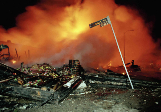 Và vụ nữ sinh da màu Harlins bị bắn chết được cho là một trong những nguyên nhân dẫn tới cuộc bạo loạn ở Los Angeles chấn động nước Mỹ năm 1992. Ảnh: Britannica.