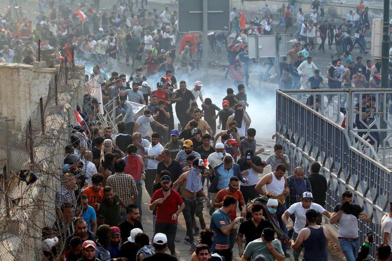 Theo đó, chính phủ Iraq đã đưa ra hơn chục kế hoạch cải tổ, bao gồm phân phối đất đai, nhập ngũ và tăng phúc lợi cho các gia đình nghèo,...