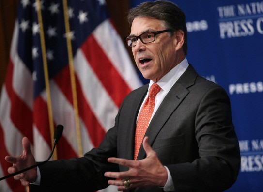 Năm 1984, ông Perry được bầu vào Hạ viện. Ông được bầu làm Phó Thống đốc Texas năm 1998 và đảm nhận chức Thống đốc Texas vào tháng 12/2000 khi ông George W. Bush trở thành tổng thống. Ảnh: Time.