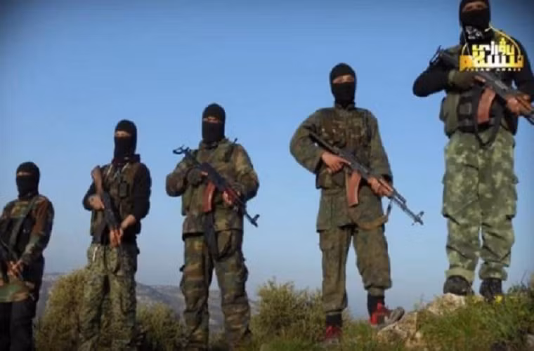 Khung bo dieu tiep vien hung hau doi pho Quan doi Syria-Hinh-3