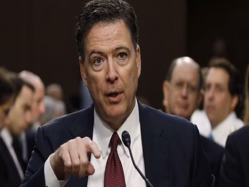 Cuu Giam doc FBI co “bao boi” gi doi “loai” Tong thong Trump khoi Nha Trang?-Hinh-3